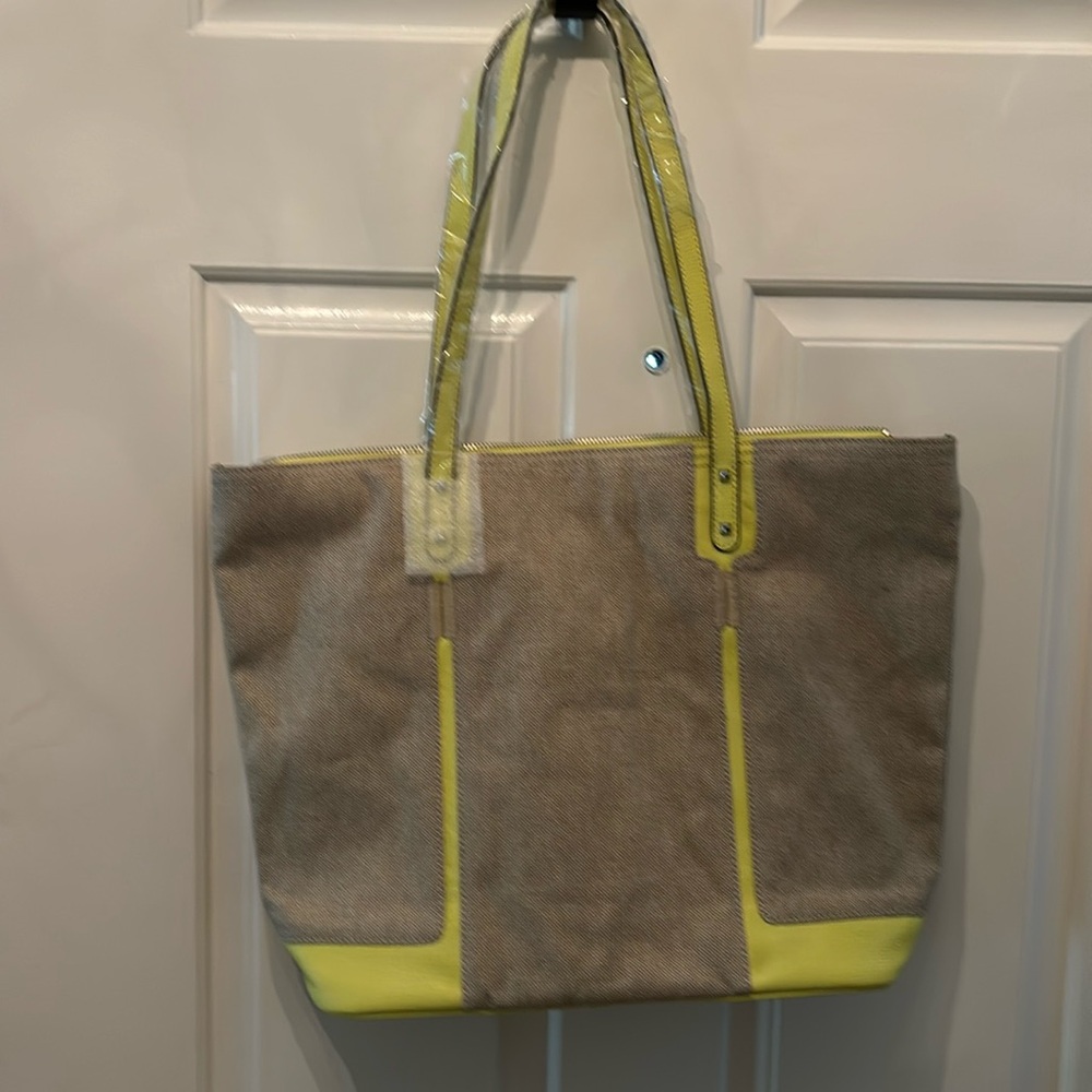 Brand new- never used Stella and Dot classic tote